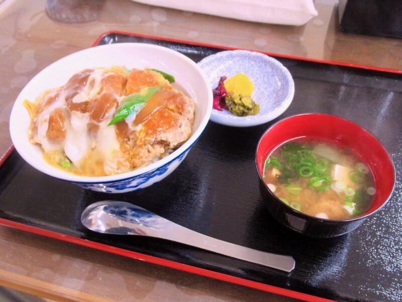田舎のスーパーの中にある定食屋さんでランチ／かっちゃん＠出石町
